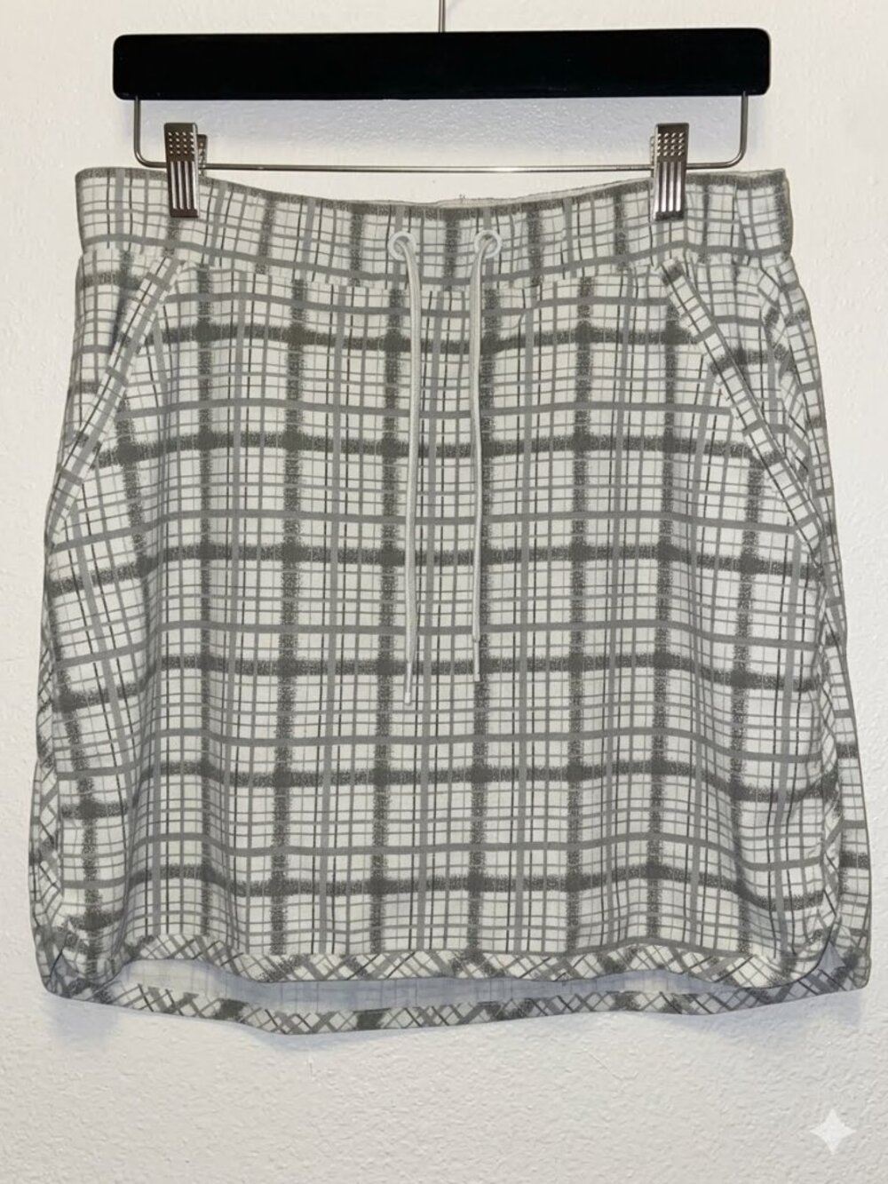 Tasc Gray Plaid Bamboo Blend Athleisure Women's Performance Golfcore Skort 3481